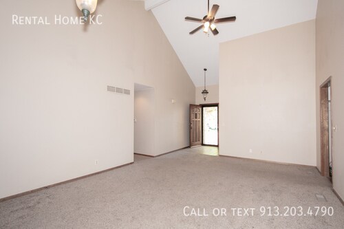 Building Photo - 13828 W 110th Terrace