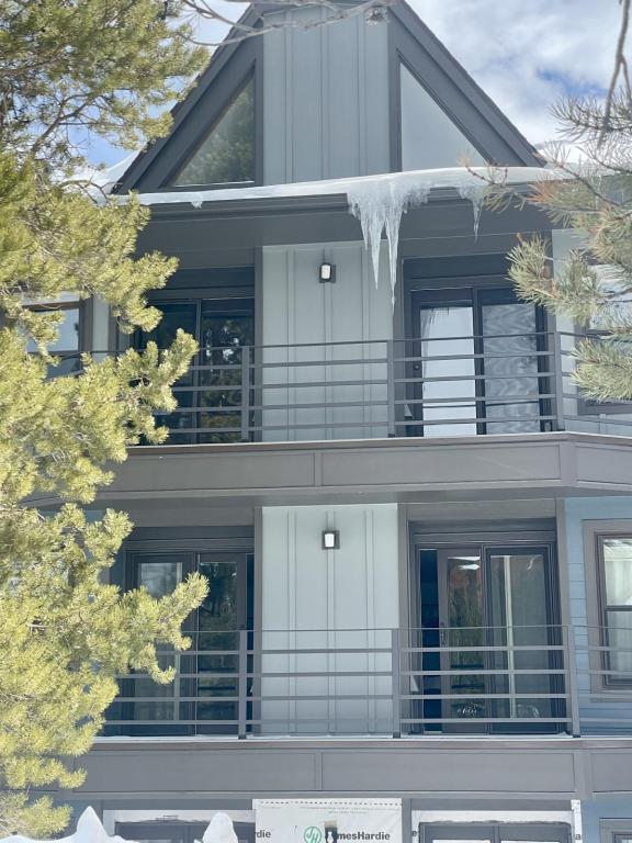 Building Photo - 89000 Ryan Gulch Rd