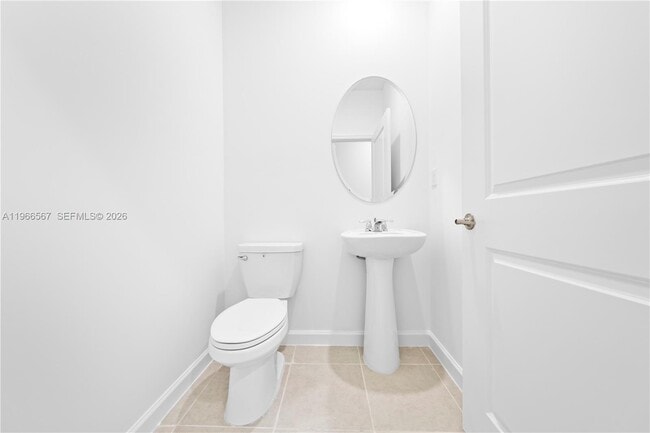 Building Photo - 2442 SE 30th St