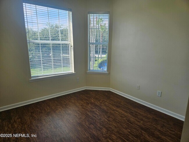 Building Photo - 7801 Point Meadows Dr