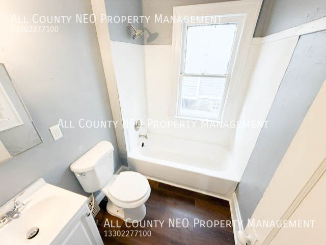 Building Photo - 739 E 127th St