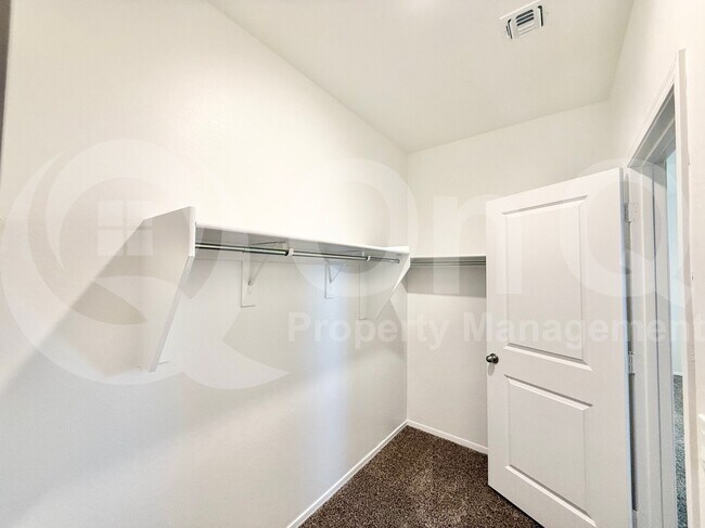Building Photo - 3028 S 78th Dr