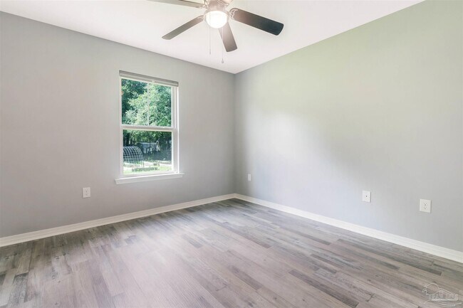Building Photo - 3328 Broadview Cir