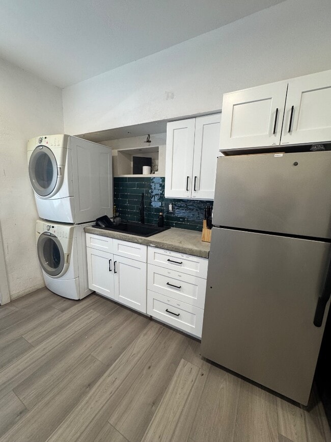 Building Photo - 1845 E Monroe St