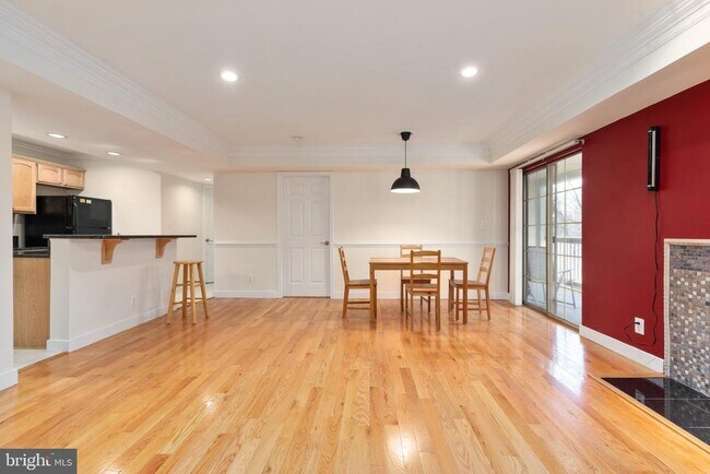 Building Photo - 3922 Penderview Dr
