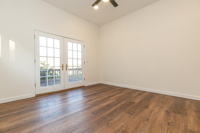 Building Photo - 830 Los Escondidos Rd