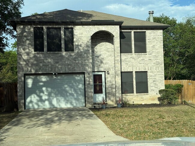 Building Photo - Charming 3BR House in San Antonio