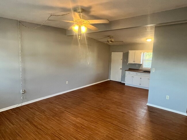 Building Photo - 2338 Shenandoah Rd