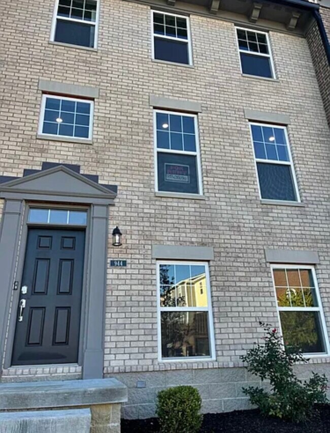 Building Photo - 944 Parkway Dr