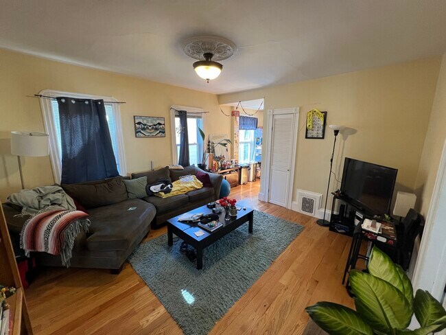 Building Photo - 9A Jay St