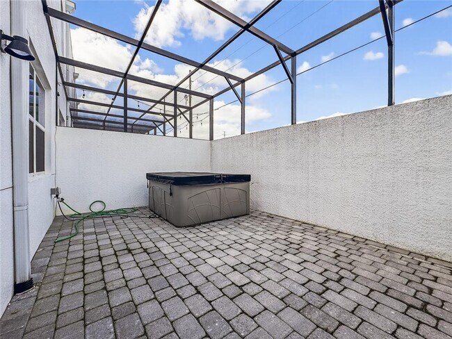 Building Photo - 612 Trikomo Dr