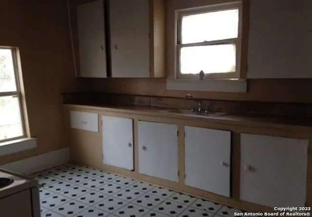 Building Photo - 1113 Rivas St