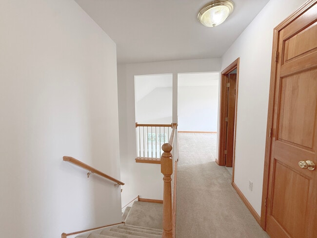 Building Photo - 1278 Knolls Ave S
