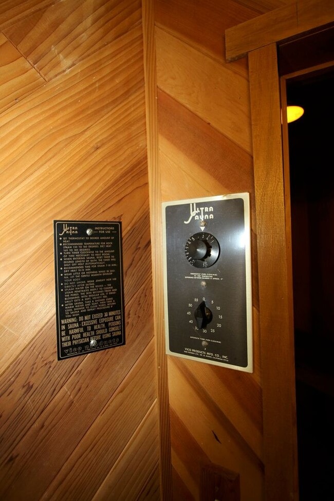 Building Photo - 3 Bedroom Home in Eagle River w/ Fenced Backyard!