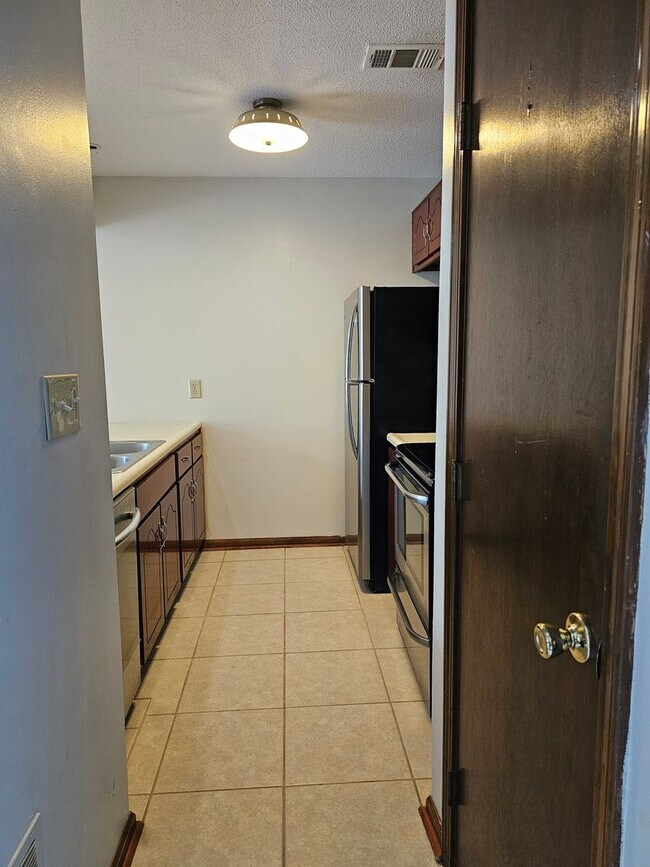 Building Photo - 508 Independence Ct