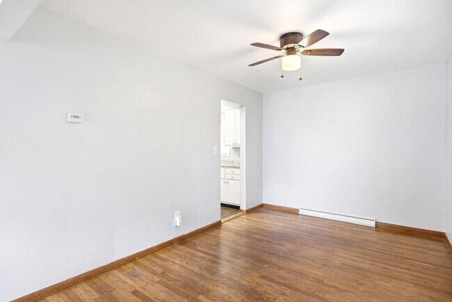 Building Photo - 8983 Highland Dr