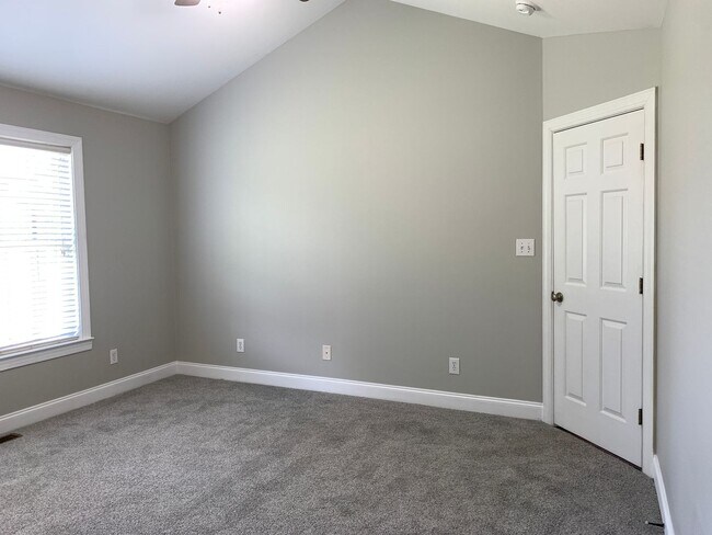 Building Photo - Beautifully Renovated Ranch, Nestled In Pr...