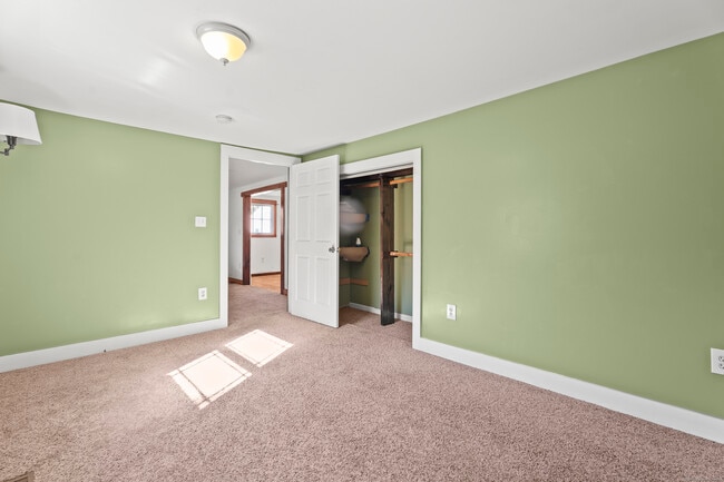 Building Photo - 497 Winthrop Rd