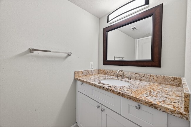 Building Photo - 1114 Augusta Dr