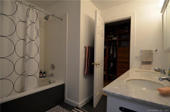 Building Photo - 8 Chester Rd