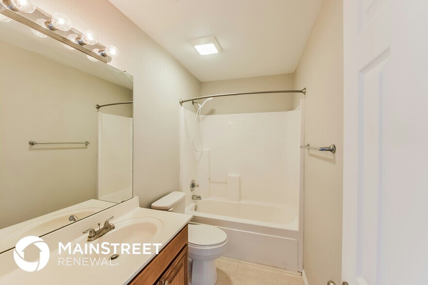 Building Photo - 3812 Periwinkle Dr