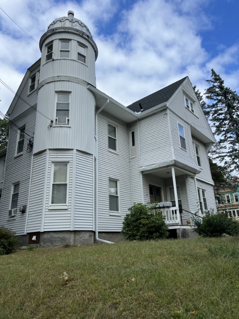 Building Photo - 14 Beacon St