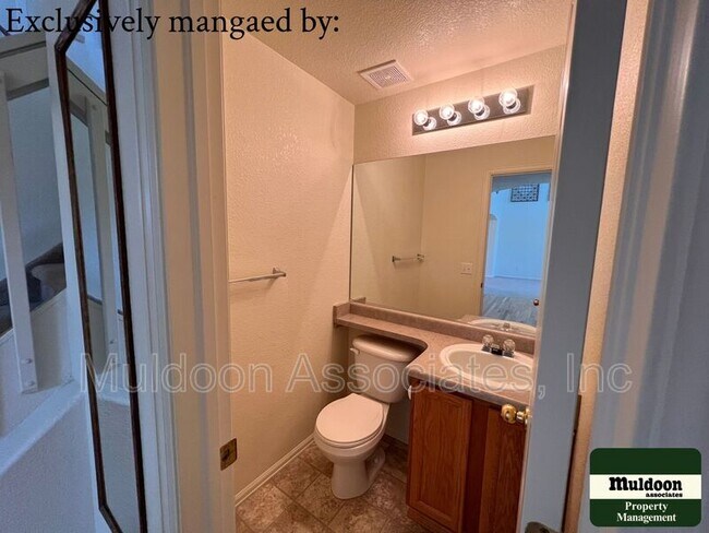 Building Photo - 5807 Poudre Way