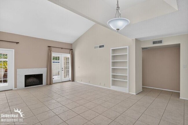 Building Photo - Beautiful 2Bdm 2Ba Home Located in the Biltmore Area!