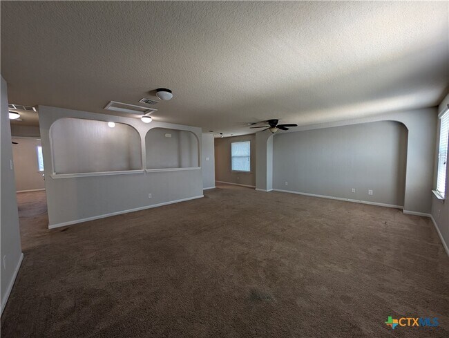 Building Photo - 248 Oak Creek Way