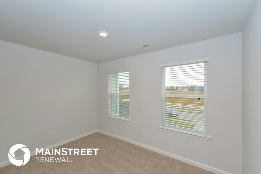 Building Photo - 2323 Curbow Dr