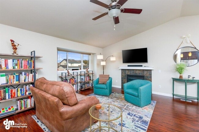 Building Photo - Gorgeous 4 Bedroom Home in West Park!