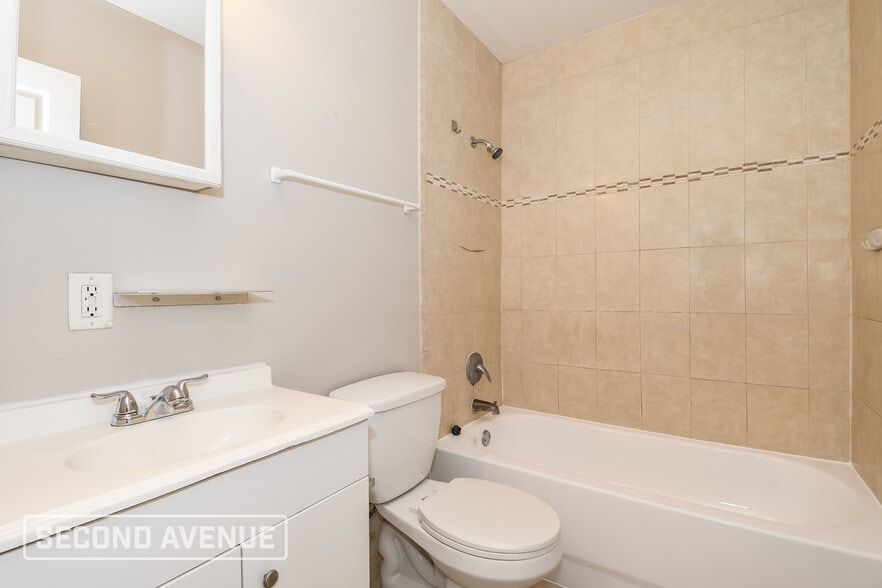 Building Photo - 3645 Peach Dr