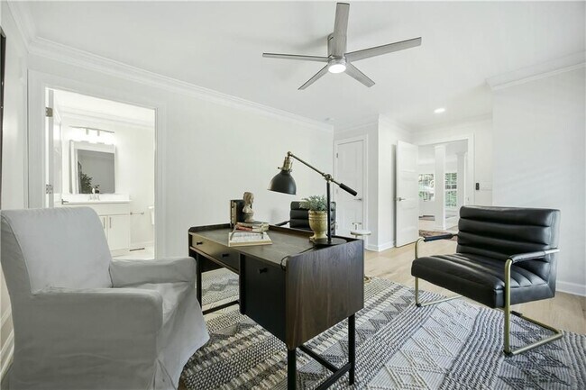 Building Photo - 1390 Tennis Ct Pl