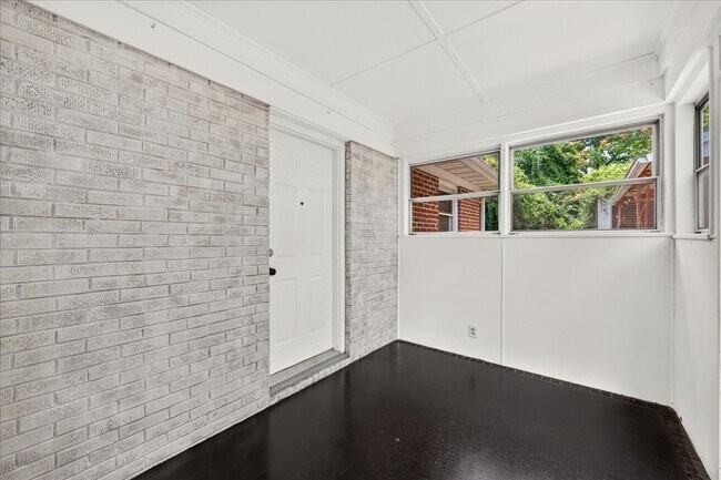Building Photo - 3237 Harrow Pl