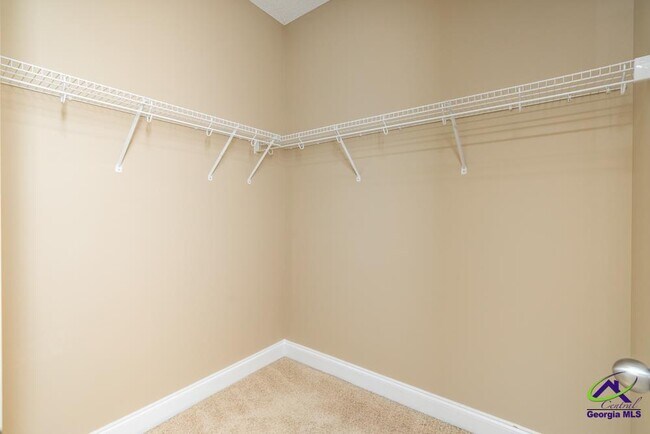 Building Photo - 601 Huntwood Ln