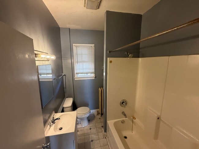 Building Photo - 702 Northside Ave