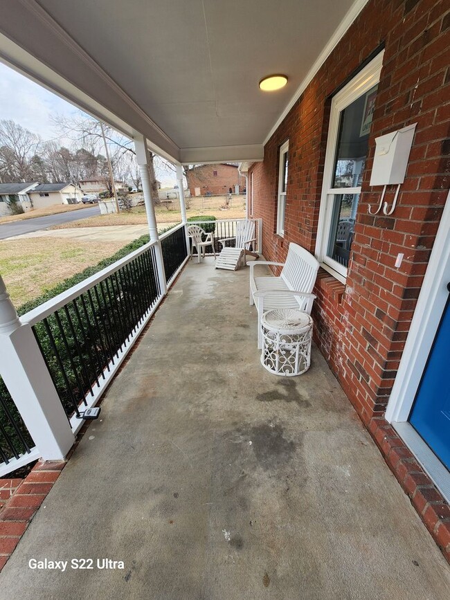 Building Photo - Charming 3BR Refurbished House in Gastonia