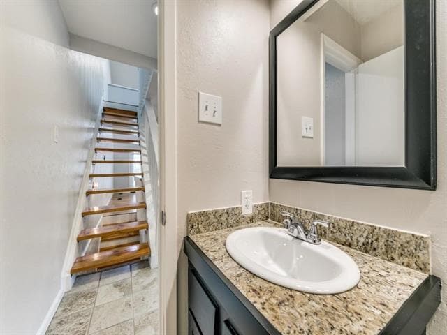 Building Photo - 6808 Eastridge Dr