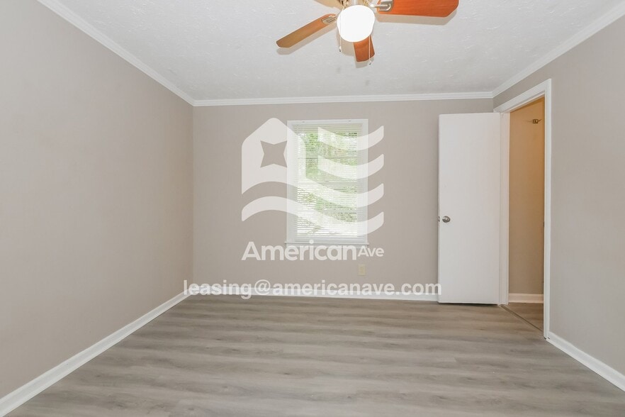 Building Photo - 5434 Lake Dr