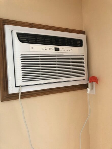 Building Photo - 22 Kenmar Dr