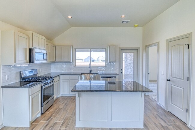 Building Photo - New Construction in Savannah Estates!