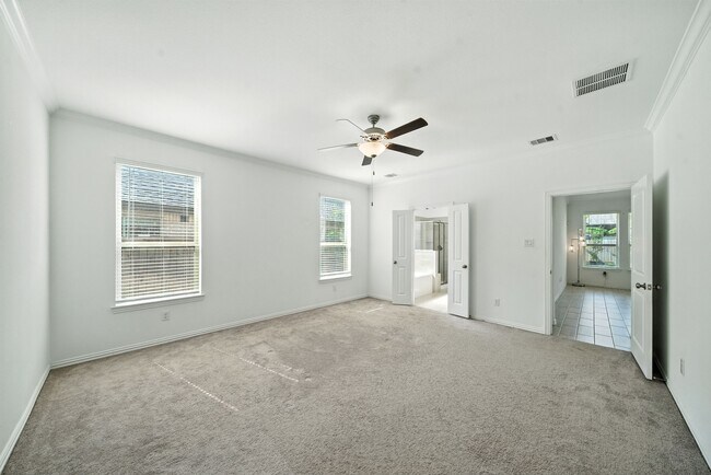 Building Photo - 15011 Old Horseshoe Lake Dr