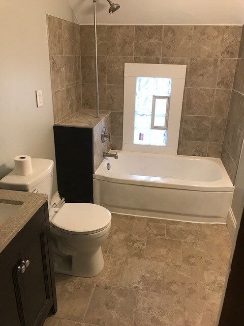 Bathroom - 423 W Shiawassee St