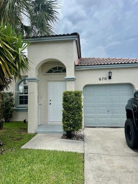 Primary Photo - 670 NW 154th Ave