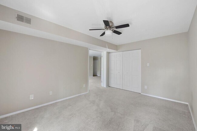 Building Photo - 11305 Commonwealth Dr
