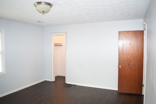 Building Photo - 215 Settlers Landing Road
