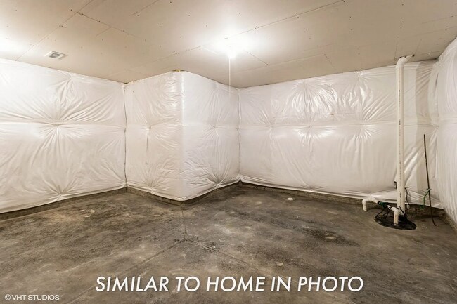 Building Photo - 3302 NE Fawn Ln