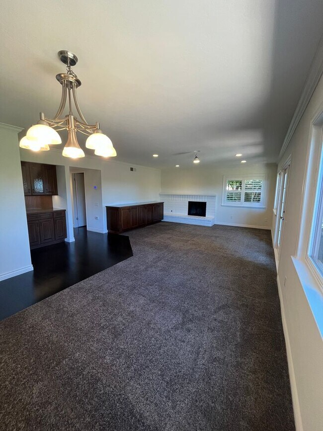 Building Photo - 4925 Regla Ct