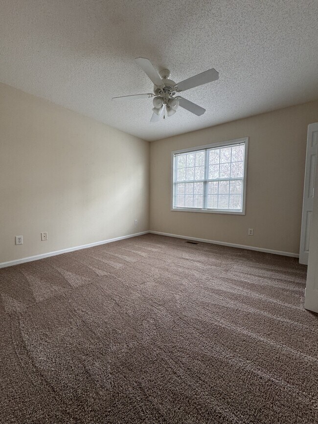 Building Photo - 870 Spring Forest Rd