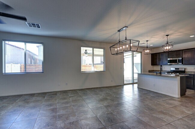 Building Photo - 5853 Lavender Breeze St